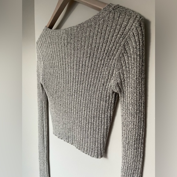 Brandy Melville - Melina Cropped Sweater - Salt & Pepper Grey - One Size - Picture 6 of 9